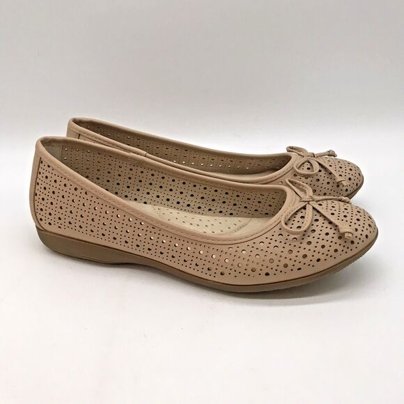 Cliffs by White Mountain Cheryl Ballet Flats Women's 8M Tan Bow Perforated Shoes - Picture 3 of 10